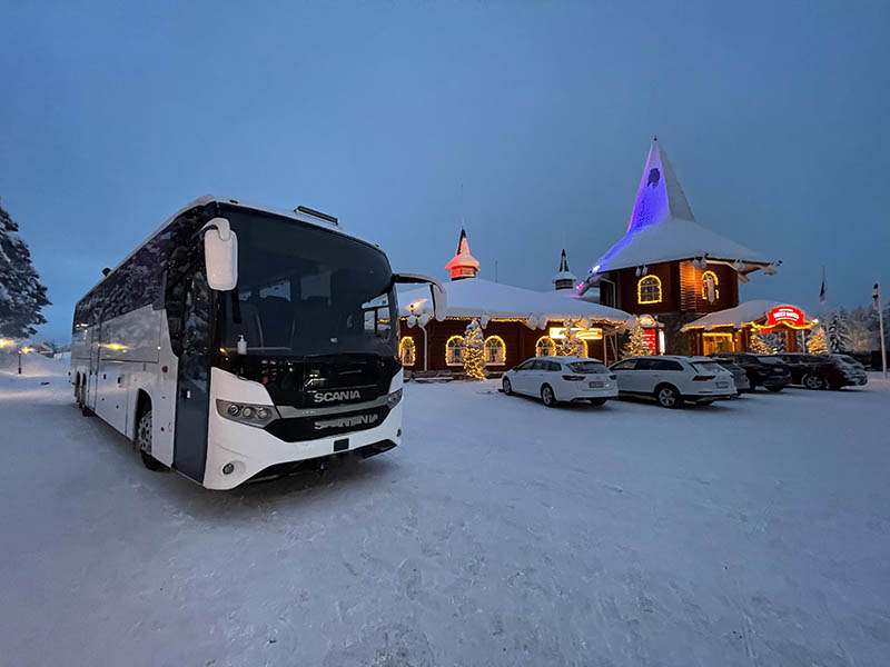 Minivan in Lapland for rent
